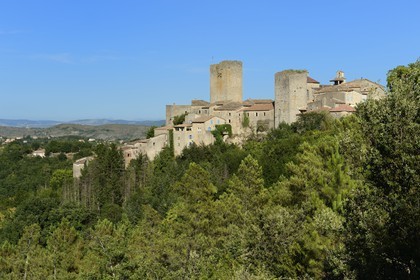 France, Ardèche (07), le chateau et le village de Montréal