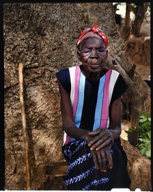 Burkina Faso, Poni province, Lobi land, Loropéni region, old woman, wife of the priest of the Earth (the dithildaar) of Ouadara