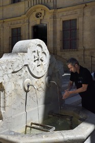 France, Bouches du Rhone, Aix en Provence, Mazarin quarter, fountain in front of the former commandery of the Knights of Malta now the Granet Museum