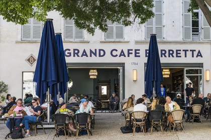France, Vaucluse (84), Avignon, place Saint Didier, Grand Café Barretta