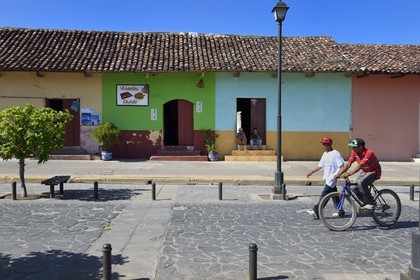 Nicaragua, Granada, colorful colonial houses in Calle Calzada