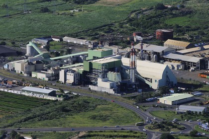 France, île de la Réunion, Saint-Louis, usine sucrière (vue aérienne)