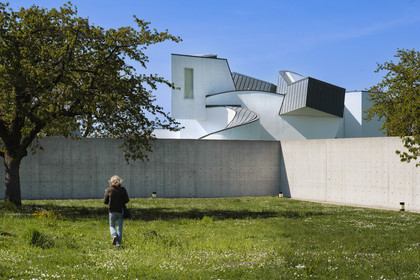 Allemagne, Bade-Wurtemberg, Weil am Rhein près de Bâle, le Vitra Campus, le musée Vitra Design de l'architecte Frank Gehry (1989)