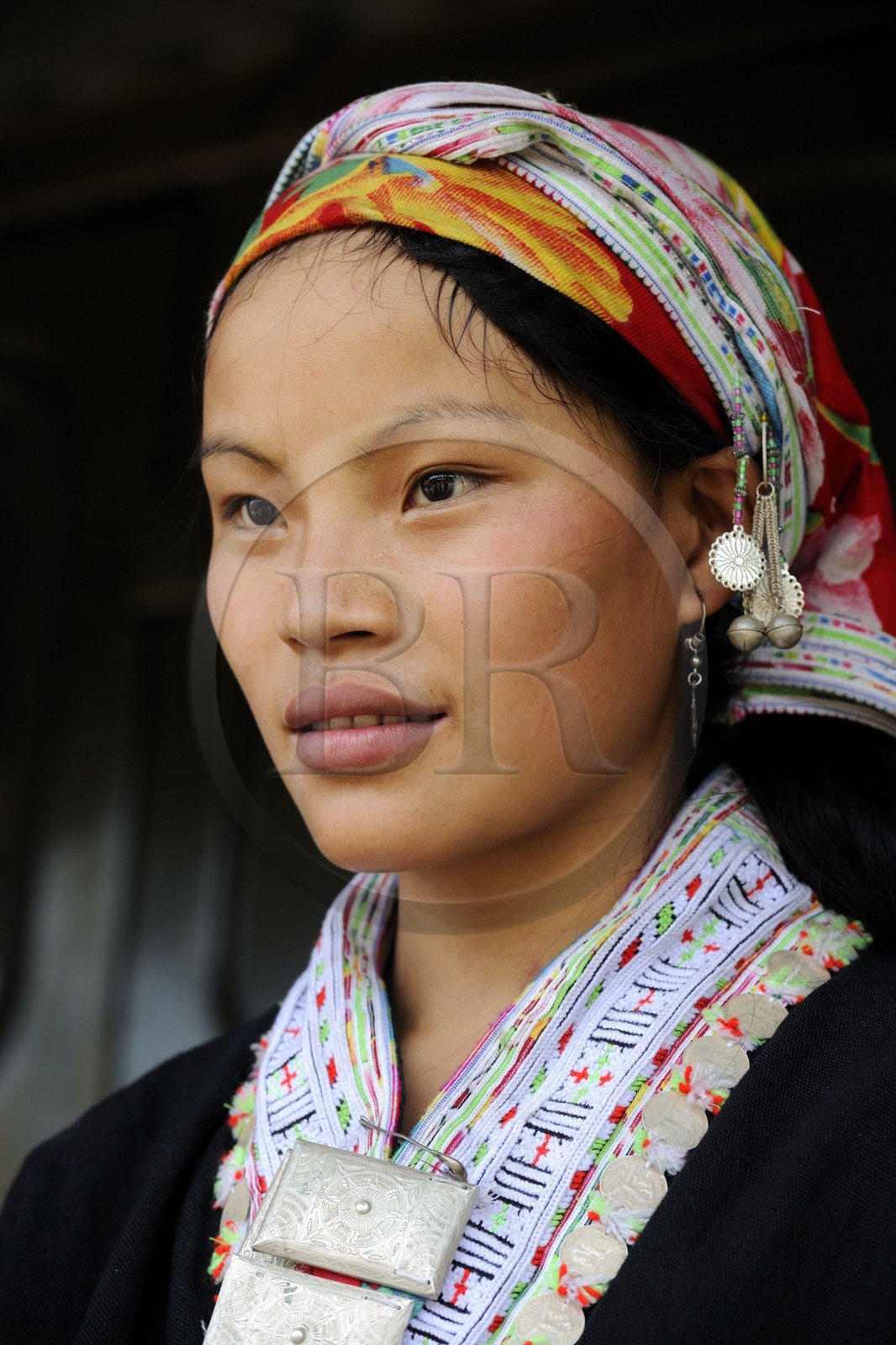 Vietnam, province de Lao Cai, région Nord-Ouest de Sapa, le marché multi-éthnique de Muong Hum, femme de la minorité des Dzao rouge