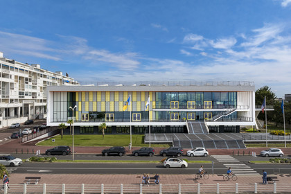 France, Charente-Maritime, Royan, the convention center (1957) designed by the architect-urban planner Claude Ferret and punctuated by the perforated yellow and gray aluminum panels of the Jean Prouvé workshops on the facade (aerial view)