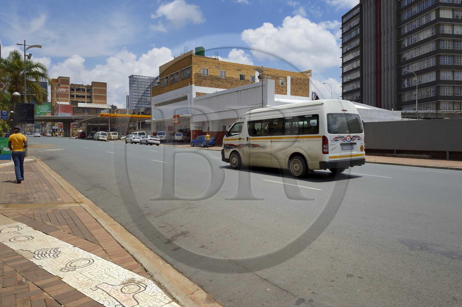 Afrique du Sud, province de Gauteng, Johannesburg, quartier de Maboneng, Commissioner street à l'Est de la ville