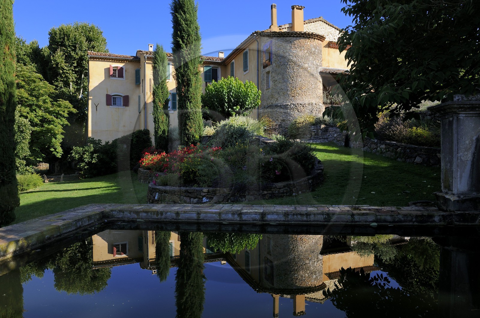 France, Var (83), Provence Verte, Bras, vers Saint-Maximin-la-Sainte-Baume, la maison d'hôtes Le Peyrourier, une campagne en Provence