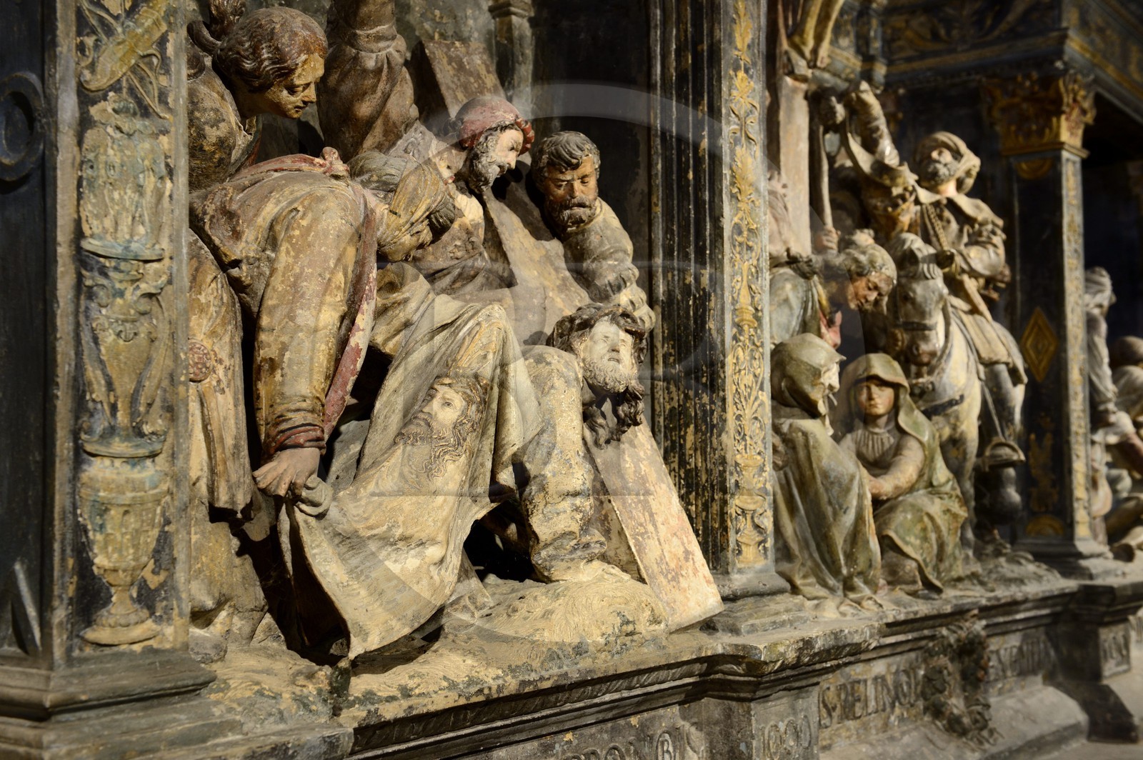 France, Meuse (55), Parc régional de Lorraine, Cotes de Meuse, Hattonchâtel, église collégiale Saint-Maur abritant un retable Renaissance qui représente trois épisodes de la Passion du Christ en pierre sculptée polychrome de 1523 attribué à Ligier Richier, le Saint Suaire