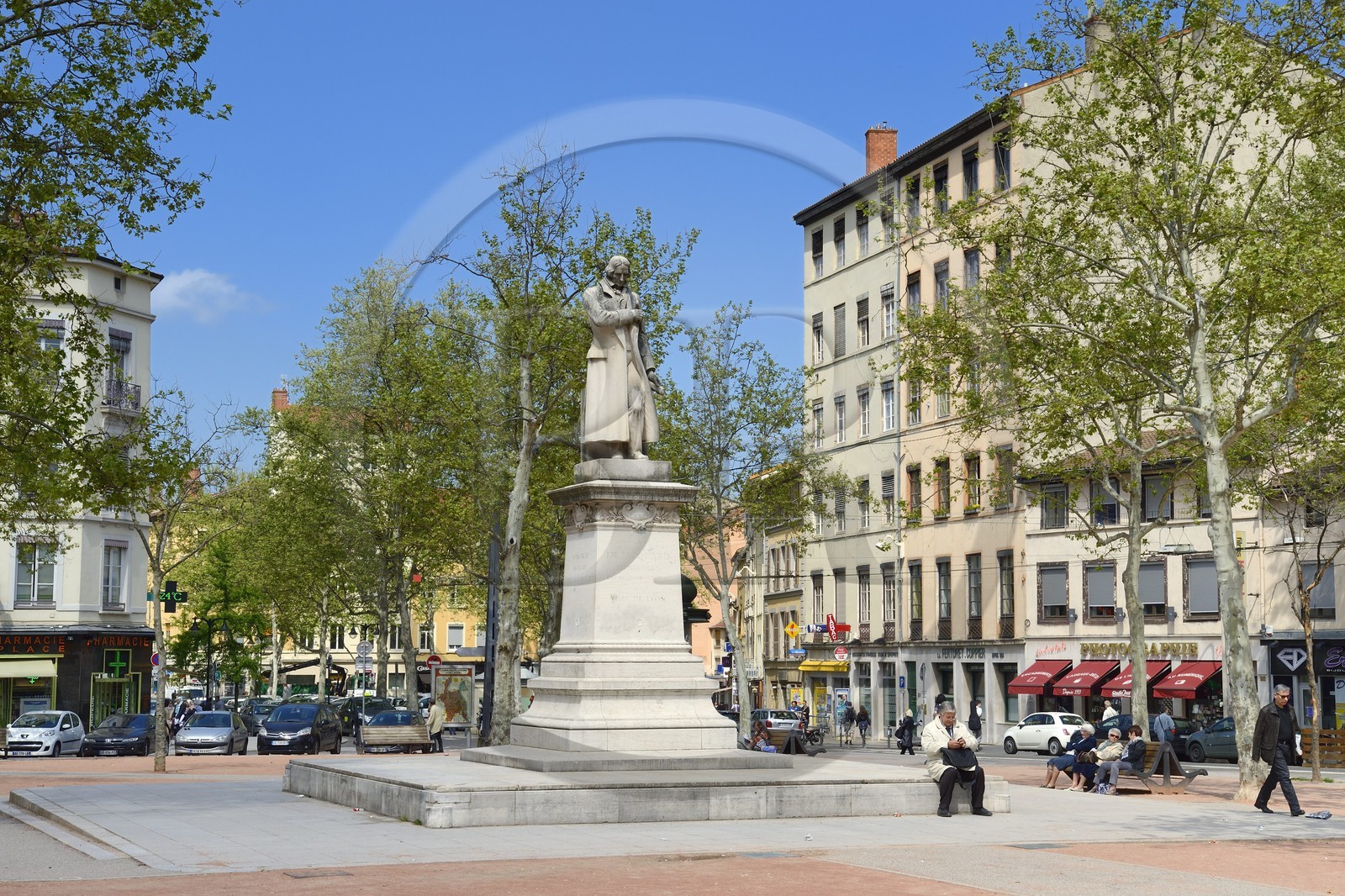 France, Rhône (69), Lyon, quartier de la Croix-Rousse, statue de Joseph-Marie Jacquard place de la Croix Rousse