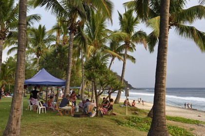 France, Ile de la Reunion, Cote Sud, plage de Grande Anse, la plage est très prisée le week end par les familles créoles pour les loisirs et le picnic