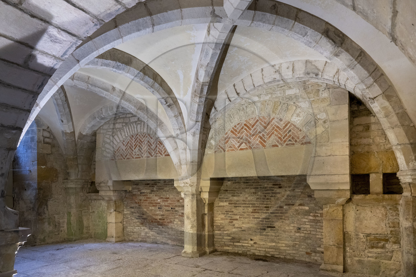 France, Côte-d'Or (21), Marmagne, l'abbaye cistercienne de Fontenay classée au Patrimoine Mondial de l'UNESCO, pièce attenante au scriptorium, le chauffoir est la seul pièce chauffée de l'abbaye
