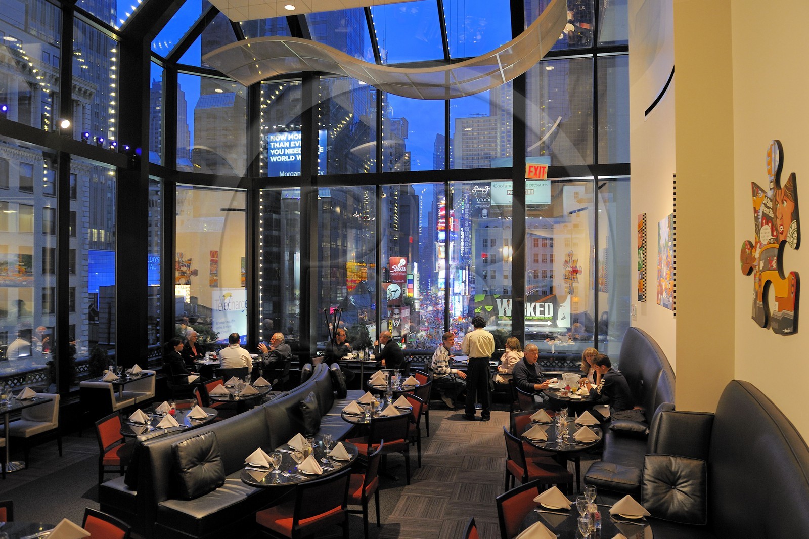 United States, New York City, Manhattan, the Novotel restaurant 'Nicole' on Broadway looking towards Times square