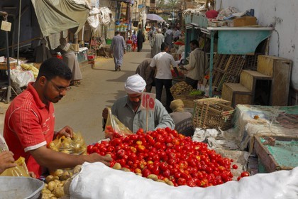 Egypte, Haute Egypte, désert libyque, oasis de Kharga, souk de la ville de Kharga