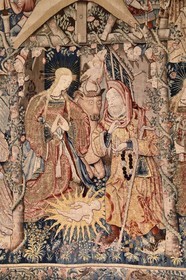 France, Haute-Loire (43), Parc naturel régional Livradois-Forez, l'abbaye de La Chaise-Dieu, tapisserie personnelle de l’Abbé Jacques de Saint-Nectaire exposée dans l'ancienne chapelle du Collège, la Résurrection du Christ de l'évangile apocryphe de Saint-Pierre tapisserie flamande réalisée au XVIe siècle