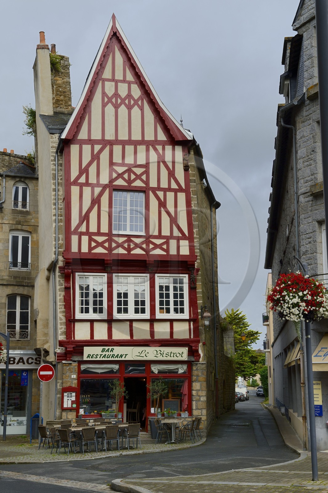 France, Côtes-d'Armor (22), Guingamp, une des maisons à colombage de la Place du Centre