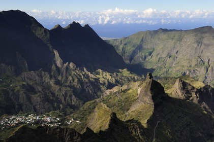 France, Ile de la Reunion, le cirque de Cilaos, classé Patrimoine Mondial de l'UNESCO, village de Palmiste rouge (vue aérienne)