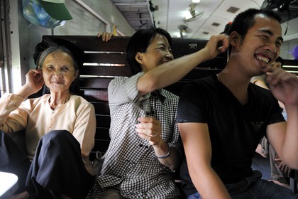 Vietnam, day train from Lao Cai to Hanoi, class Sat hard without climatisation
