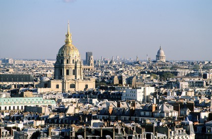 France, Paris (75), l' hôtel des Invalides et le Panthéon en arrière-plan