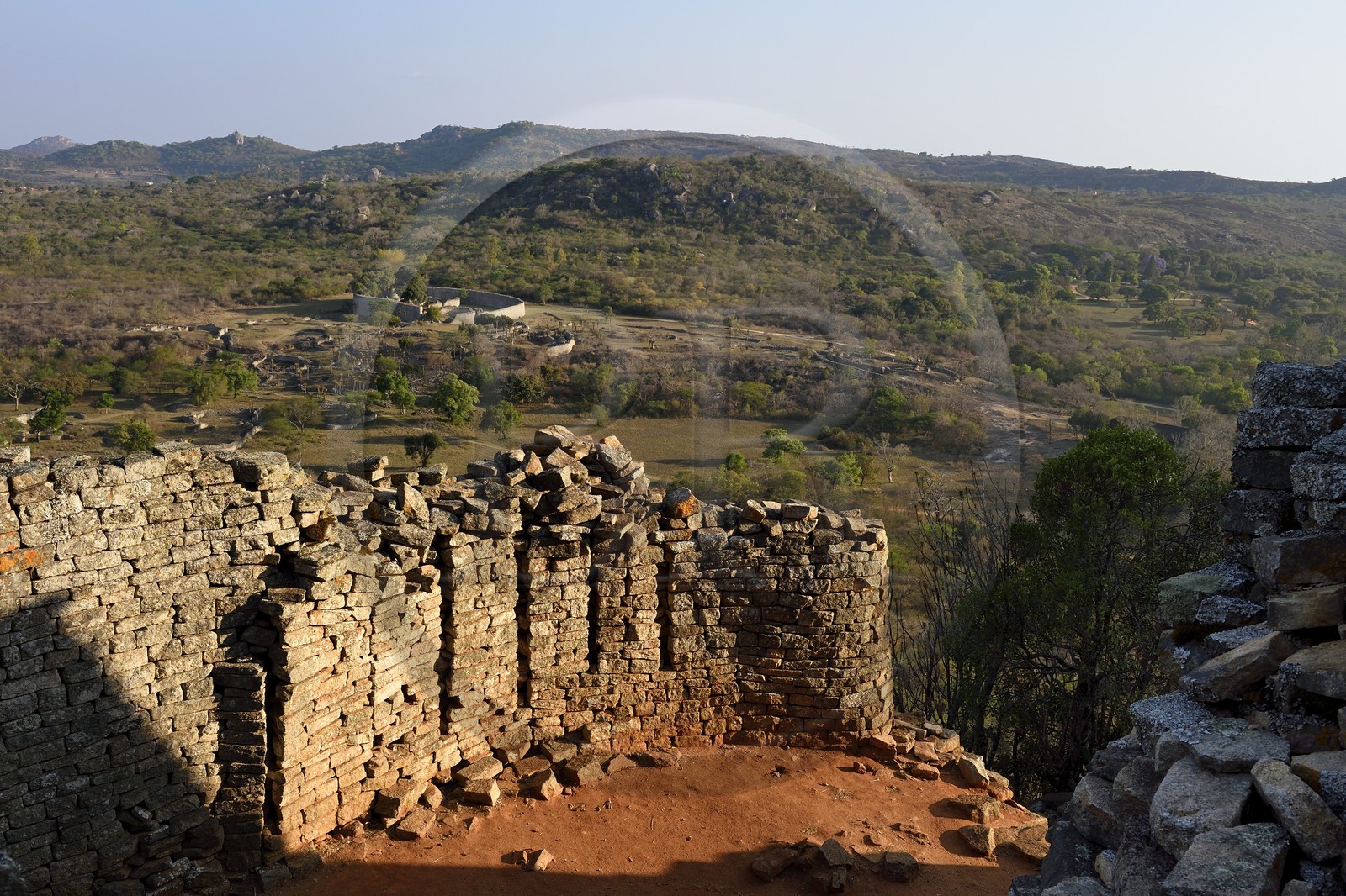 Zimbabwe, province de Masvingo, les ruines du site archéologique du Grand Zimbabwe, classé Patrimoine Mondial de l'UNESCO, Xème au XVème siècle, l'enclos oriental des Ruines de la colline (Hill Complex)