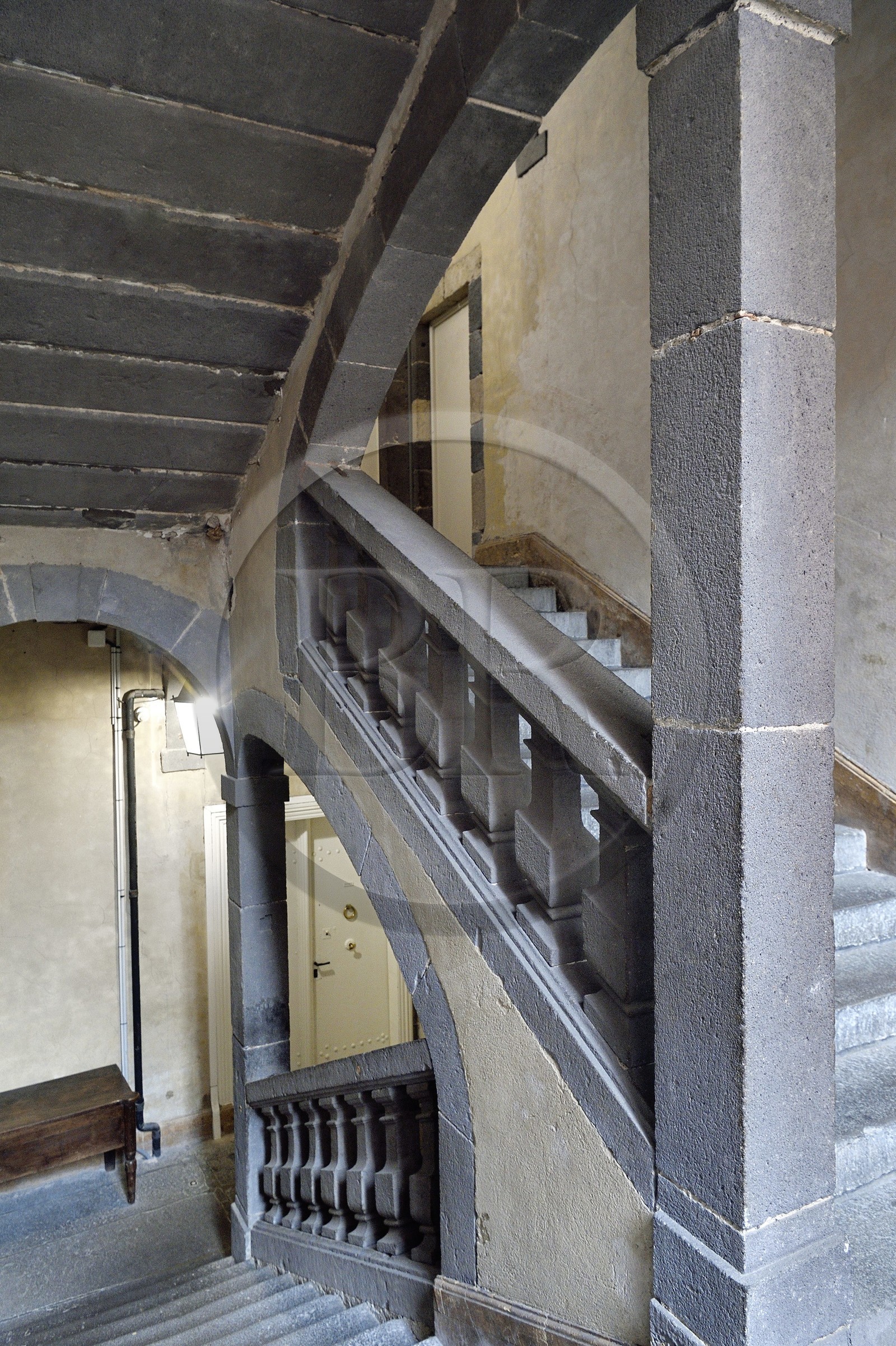 France, Puy-de-Dôme (63), Clermont-Ferrand, rue Pascal, escalier de l'Hotel Martial de Grandseigne