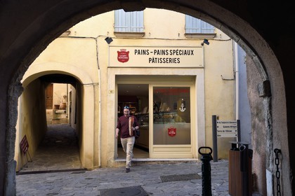 France, Var, Presqu'ile de Saint-Tropez, Ramatuelle, the pastry and bakery in the old village