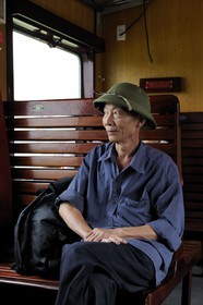 Vietnam, day train from Lao Cai to Hanoi, class Sat hard with climatisation