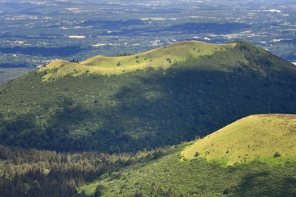 France, Puy de Dome, Parc Naturel Régional des Volcans d'Auvergne (regional nature park of Auvergne volcanoes), Chaine des Puys listed as World heritage by UNESCO, the Puy de Côme crater