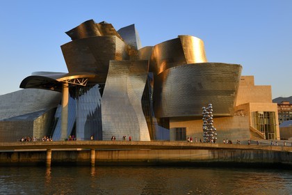Espagne, Biscaye, Pays Basque espagnol, Bilbao, le musée Guggenheim  de l'architecte Frank Gehry