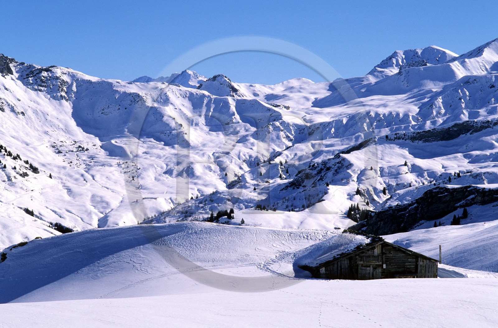 France, Savoie (73), Arêches, chalet d'alpage face au Grand Mont (2686 m)