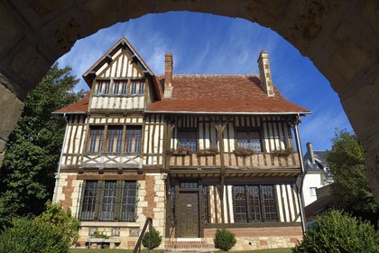 France, Calvados (14), Pays d'Auge, Deauville, villa L'Augeronne construite avec des matériaux de récupération sur des ruines de maisons du Pays d'Auge