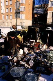 France, Paris (75), marché aux puces de la porte de Vanves