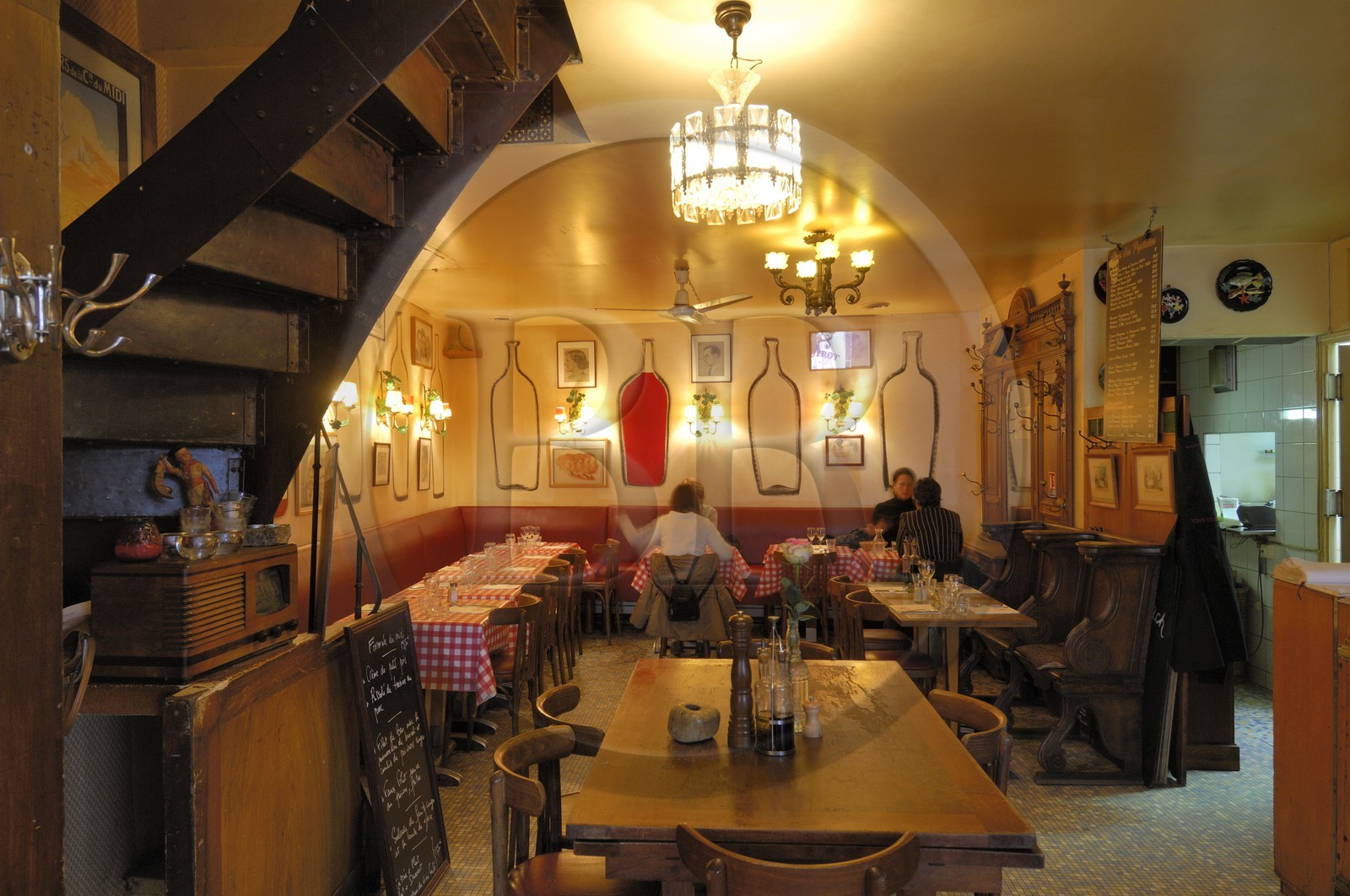 France, Paris (75), restaurant Aux vins des Pyrénées rue Beautreillis