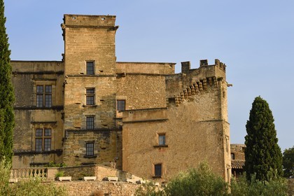 France, Vaucluse, Parc Naturel Regional du Luberon (Natural Regional Park of Luberon), Lourmarin, labelled Les Plus Beaux Villages de France (The Most Beautiful Villages of France), the castle of the 15th and 16th centuries Renaissance