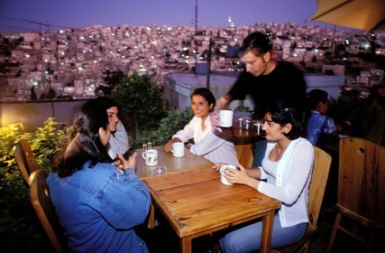 Jordanie, Amman, ìBooks@Café, (café internet à la mode fréquenté par les jeunes)
