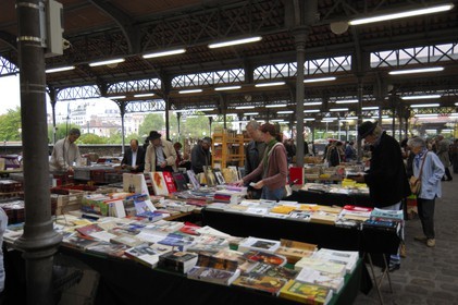 France, Paris, Parc George Brassens, book market