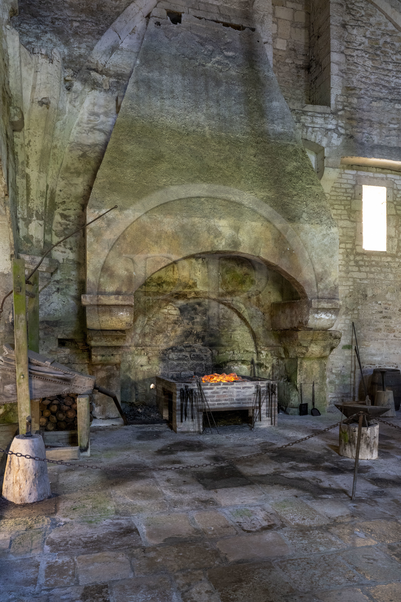 France, Côte-d'Or (21), Marmagne, l'abbaye cistercienne de Fontenay classée au Patrimoine Mondial de l'UNESCO, batiment de la forge