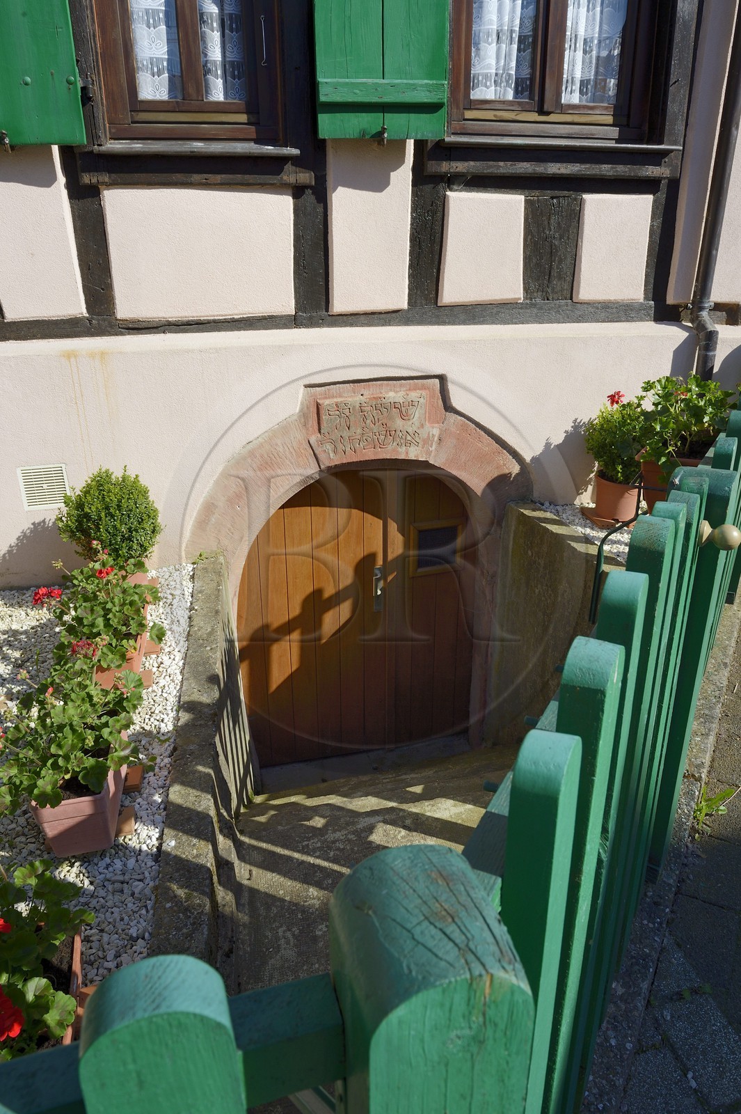 France, Bas-Rhin (67), Bouxwiller, entrée de la première synagogue de la ville
