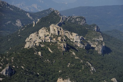 France, Aude (11), Pays Cathare, le château de Peyrepertuse du XIIe siecle  (vue aérienne)