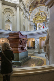 France, Paris, Hotel des Invalides, Army Museum, the Saint-Louis-des-Invalides Cathedral, the military pantheon, the tomb of Napoleon I in red quartzite