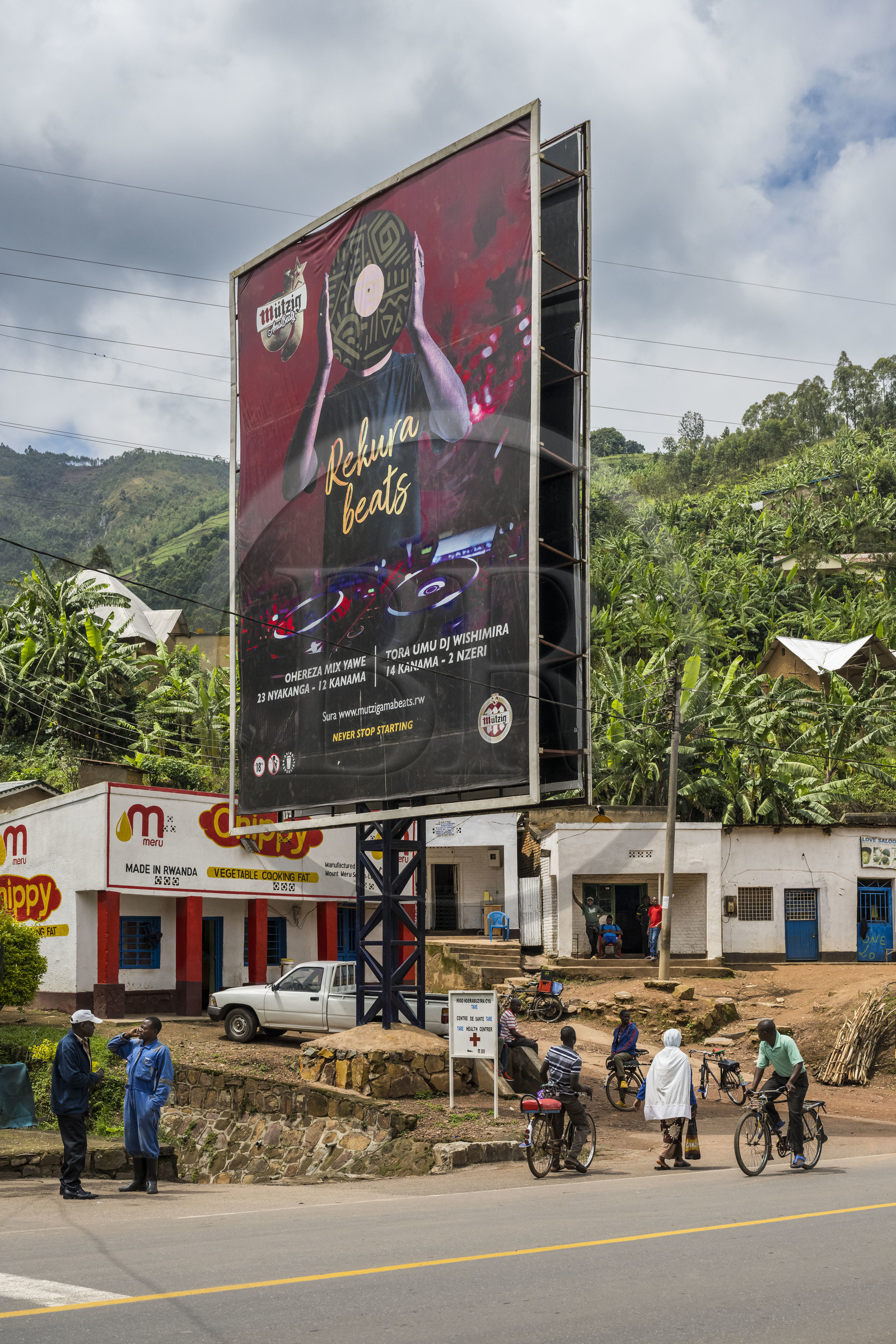 Rwanda, Province du Nord, Nyirangarama, le village créé par l'entrepreneur Gérard Sina en bordure de la Route Nationale 4