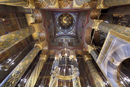 Roumanie, Valachie, Muntenie, le monastère de Curtea de Arges datant du XVIème siècle est aujourd'hui une église épiscopale qui abrite la nécropole des premiers rois de Roumanie