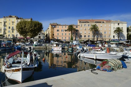 France, Corse-du-Sud (2A), Ajaccio, le port de pêche Tino Rossi  et le quai Napoleon