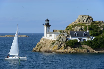 France, Finistere, Morlaix bay, Carantec, lighthouse of Louet island (also a guest house in summer)