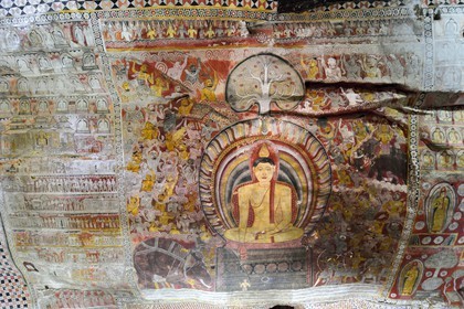 Sri Lanka, Central Province, Matale District, Dambulla, Royal Rock Temple also called Ran Giri (Golden Rock) listed as World Heritage by UNESCO, Cave 2 Maharaja Viharaya, detail of the frescos on the cave walls