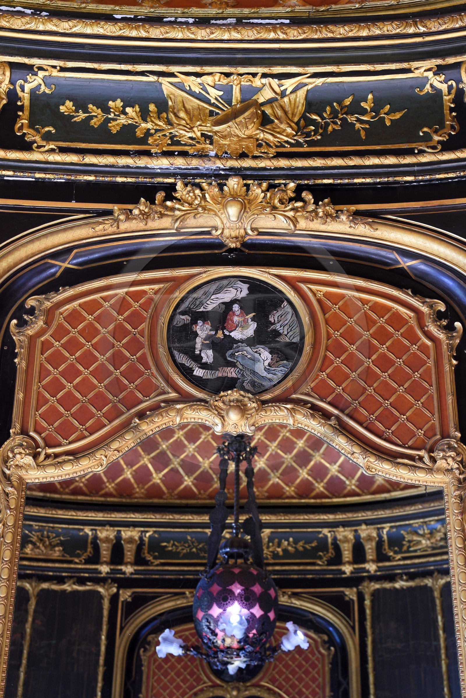 France, Pyrénées-Atlantiques (64), Pays-Basque, Cambo-les-Bains, la Villa Arnaga, musée et maison d'Edmond Rostand, le fumoir de style chinois