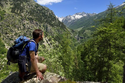 France, Alpes-Maritimes, parc national du Mercantour ( Mercantour national park), Haute-Vesubie, Gordolasque valley, the hiking guide Gabriel Rougerie