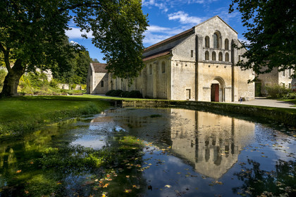 France, Côte-d'Or (21), Marmagne, l'abbaye cistercienne de Fontenay classée au Patrimoine Mondial de l'UNESCO, l'église abbatiale