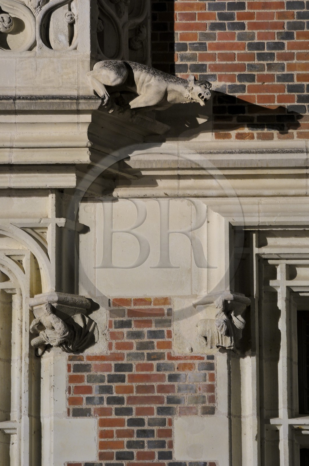 France, Loir-et-Cher (41), vallée de la Loire classée au Patrimoine Mondial de l'UNESCO, château de Blois, façade de l'aile Louis XII
