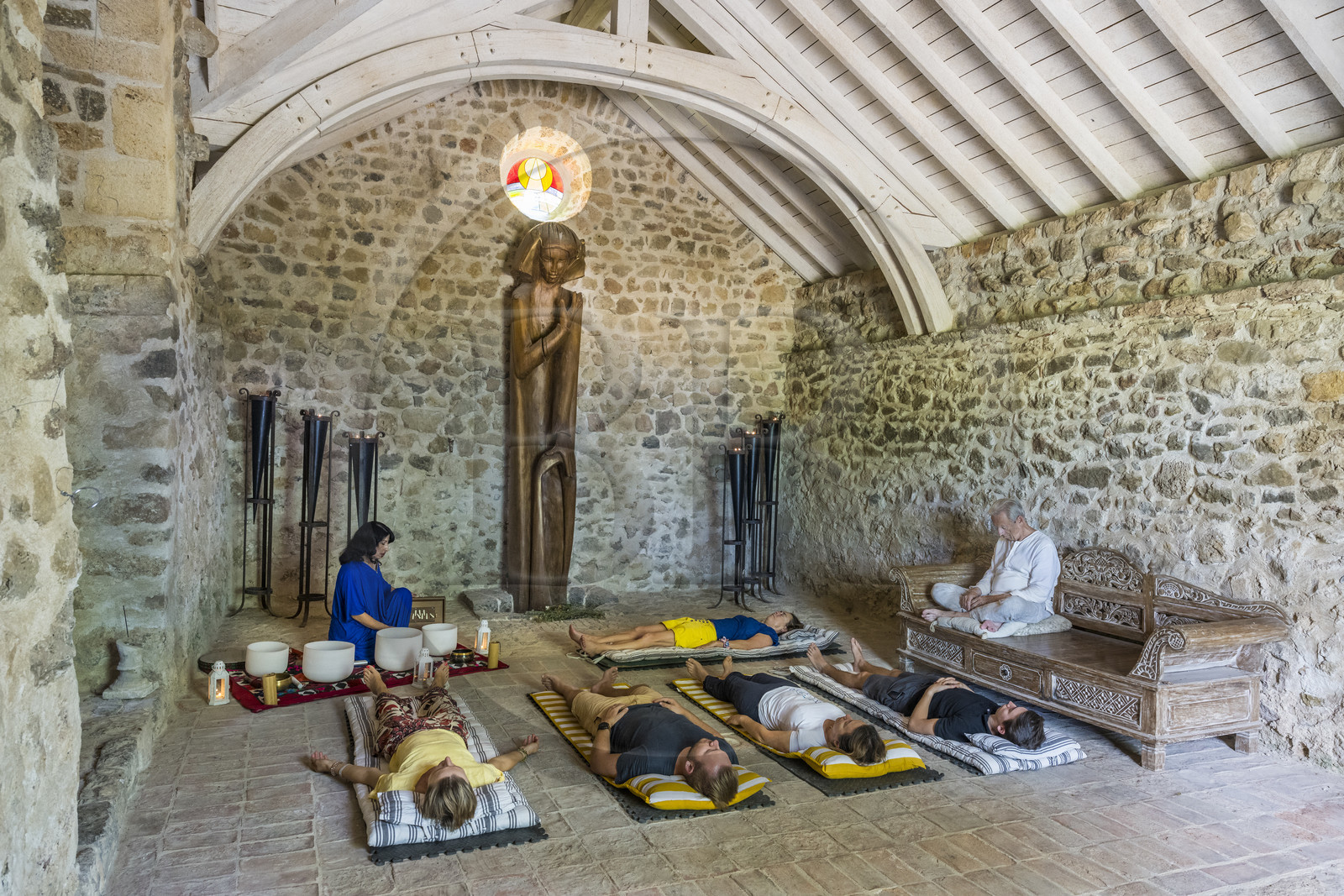 France, Var (83), Provence Verte, Bras, la maison d'hotes Le Peyrourier - une campagne en Provence, le voyage sonore de l'artiste musicienne Yasi Zandi dans l'ancienne chapelle templière reconstruite