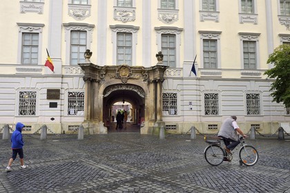 Romania, Transylvania, Sibiu, the old town, Piata Mare Square, Brukenthal Palace